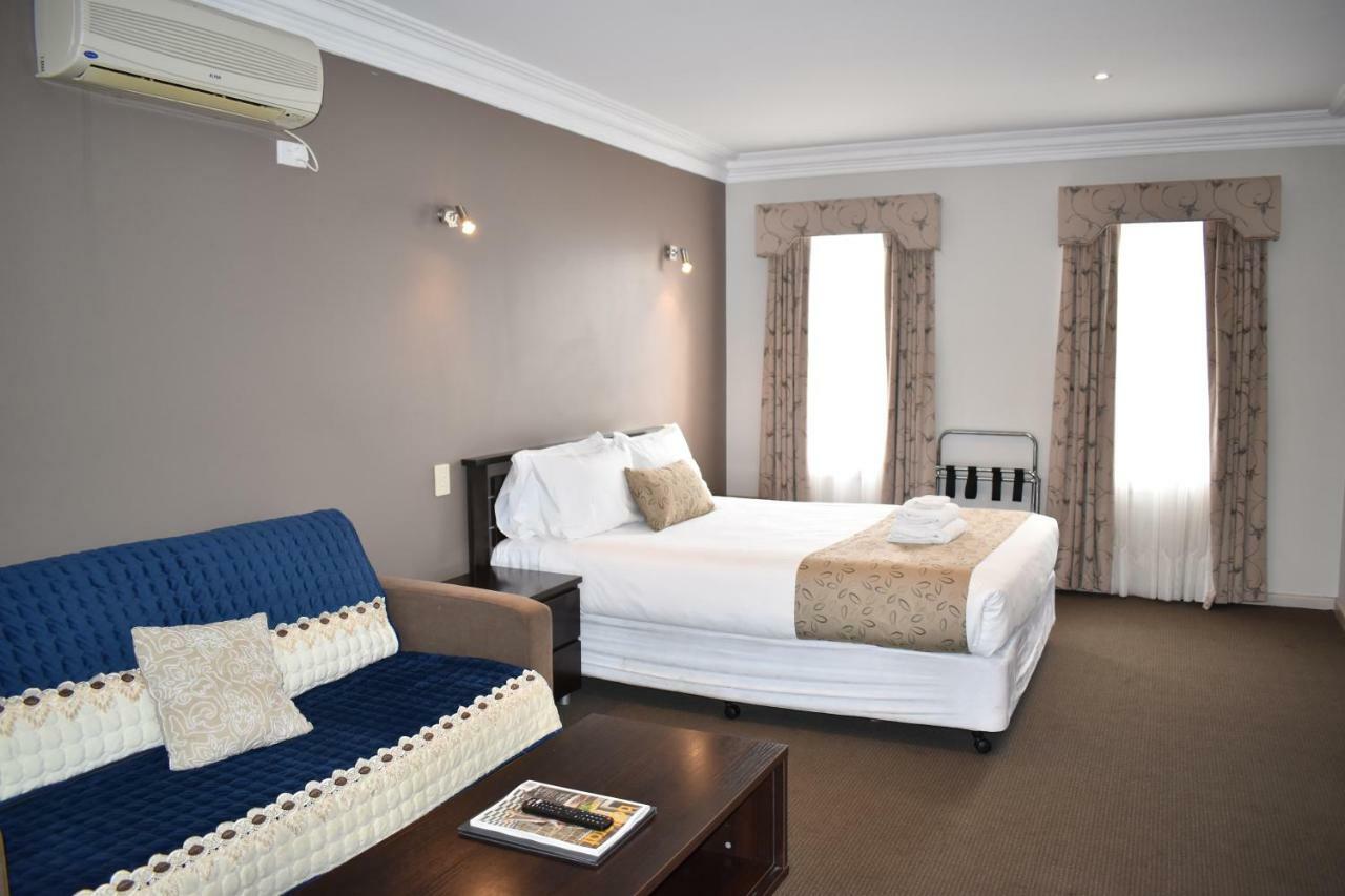 Seymours On Lydiard Hotel Ballarat Room photo